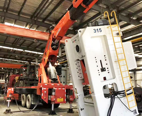 自流井提升工作效率，选择优质折臂吊租赁服务