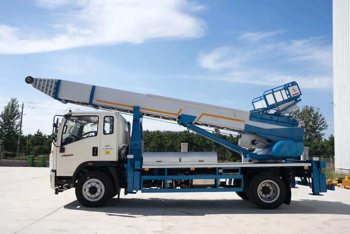 自流井云梯上料车租赁费用