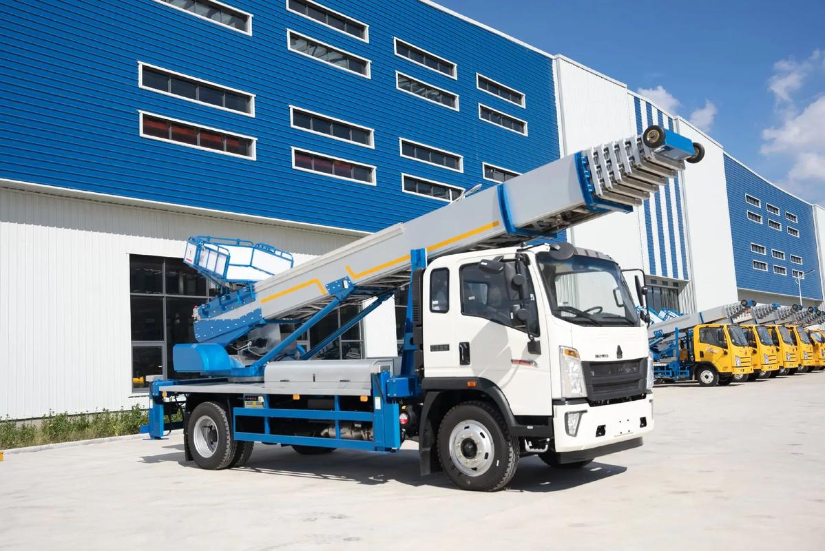 自流井出租云梯车高空作业车 建筑垃圾搬运